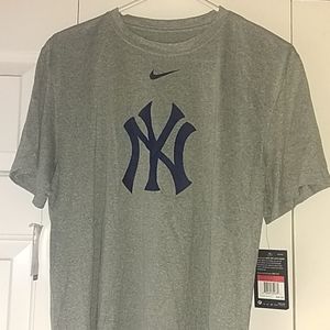 Nike Dri-fit New York Yankees T-shirt